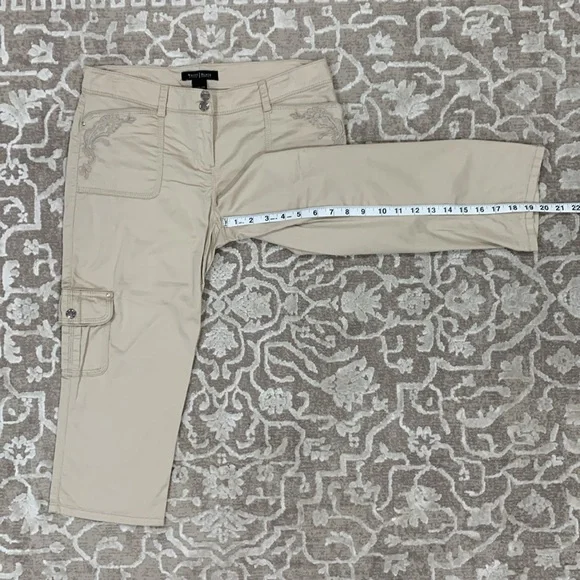 WHBM Khaki Cargo Capris 2 - Picture 9 of 10